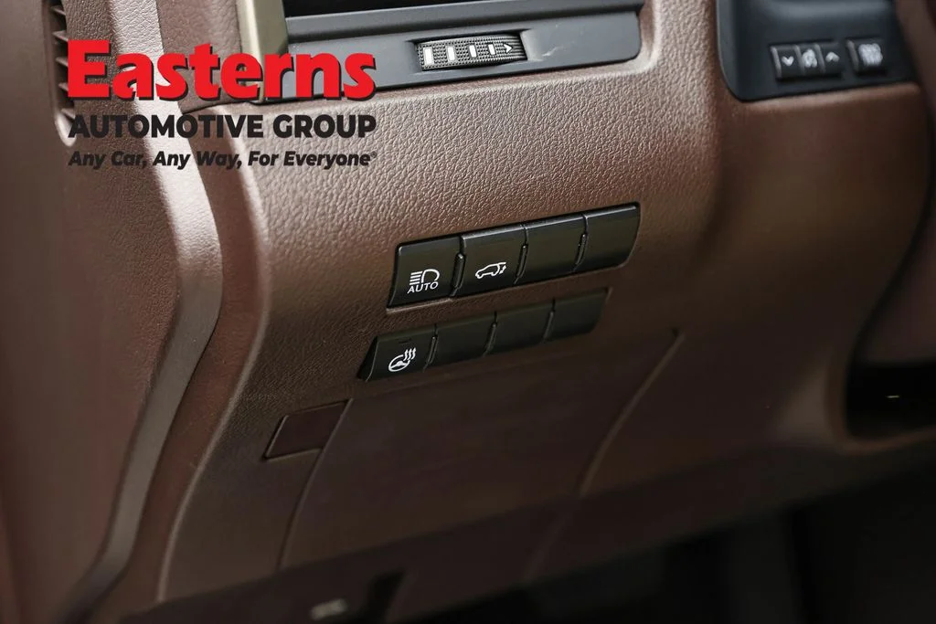 Used 2018 Silver Lexus 350 image 25