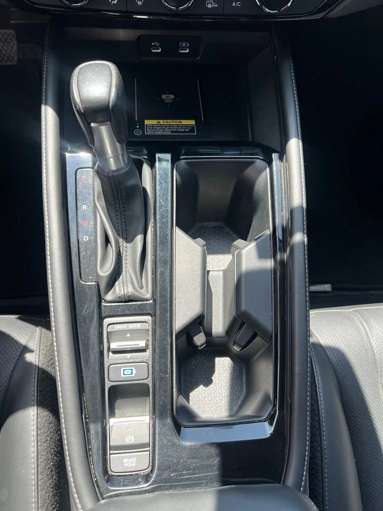 Used 2023 Meteorite Gray Metallic Honda Touring image 17