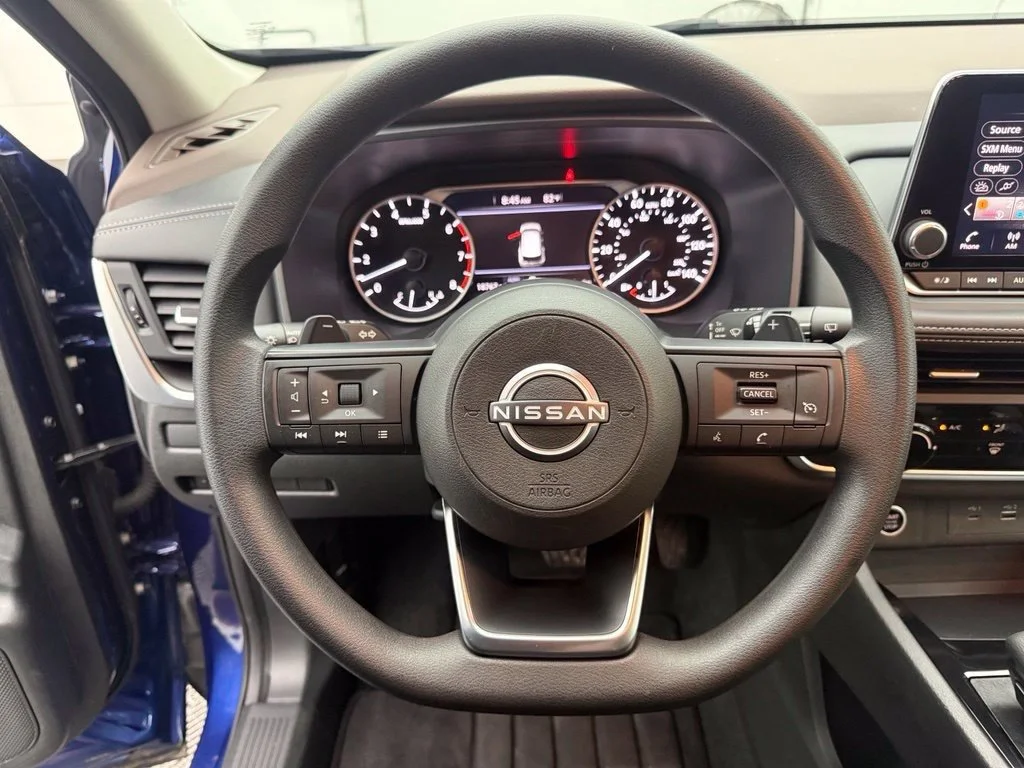 Used 2023 Blue Nissan S image 17