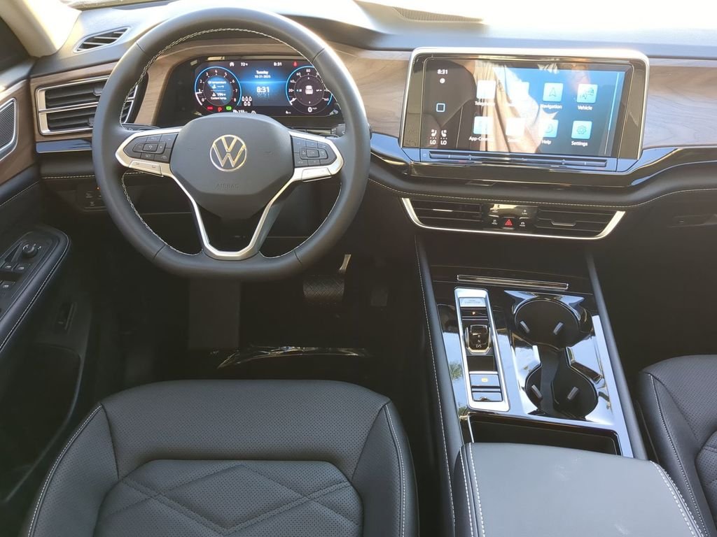 New 2026 Silver Volkswagen 2.0T SE w/Technology image 15