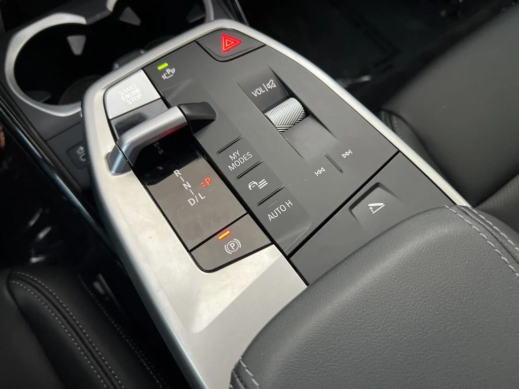 Used 2026 White BMW xDrive28i image 50