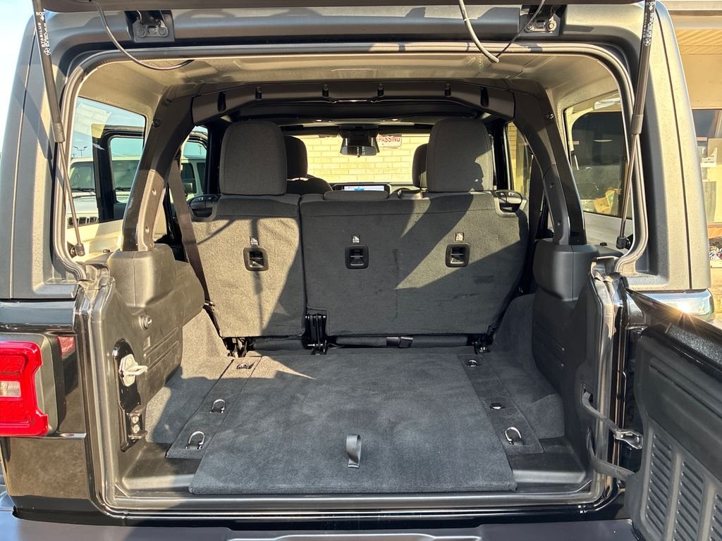 Used 2026 Black Jeep Rubicon image 25