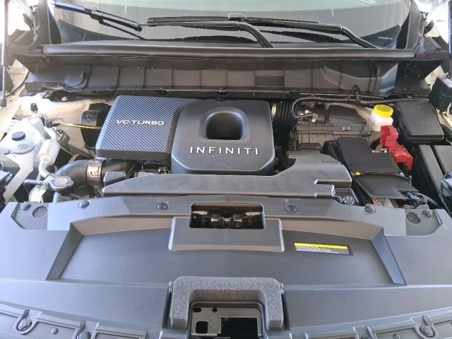 New 2026 2T RAD WHT INFINITI Sport AWD image 27