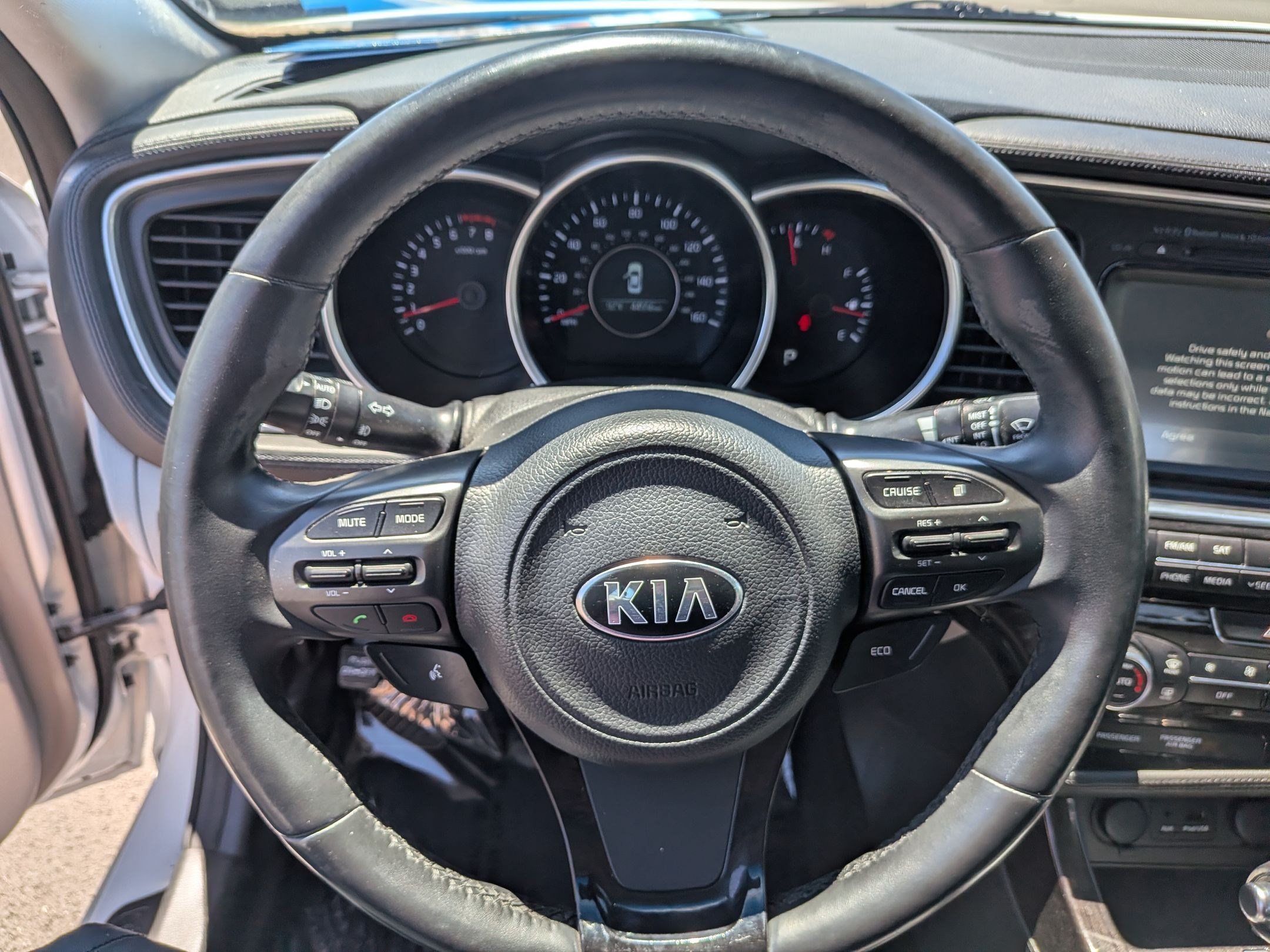 Used 2014 Snow White Pearl Kia EX image 15