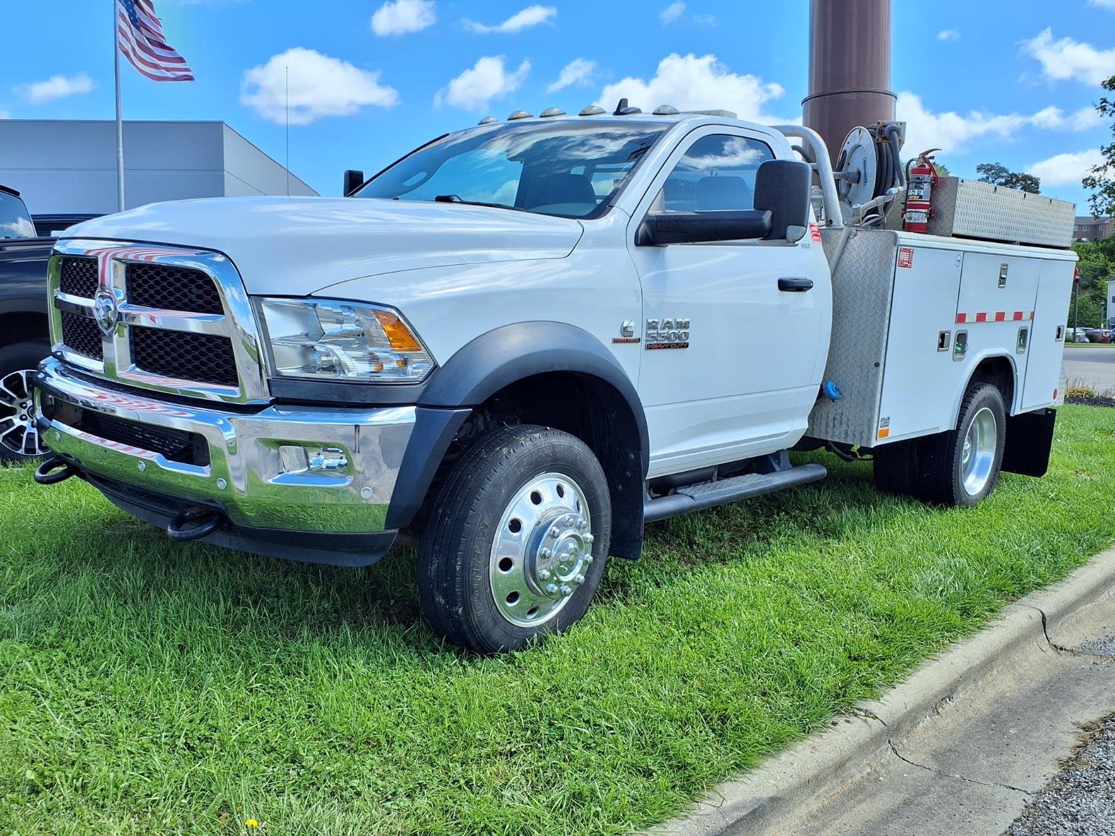 Used 2017 White RAM SLT image 1