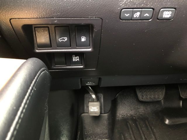 Used 2015 Gray Pearl Lexus 450h image 24