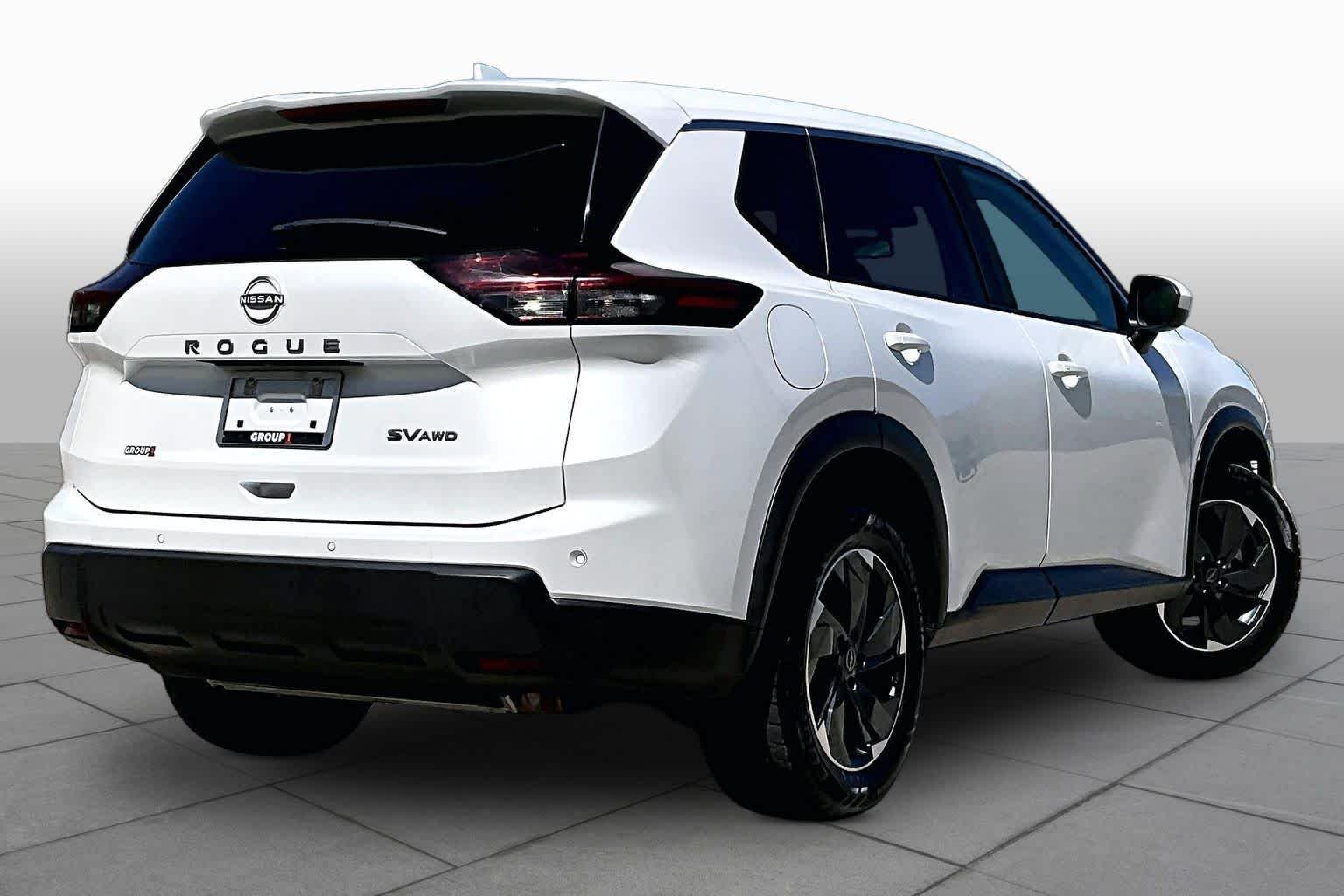 Certified Used 2024 Everest White P Nissan SV image 13