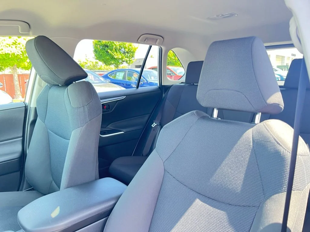 Used 2020 Silver Toyota LE image 18