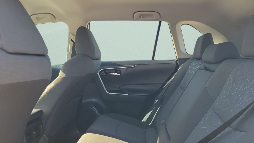 Used 2021 White Toyota XLE image 10