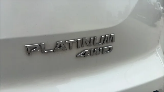 Used 2023 Pearl White Tricoat Nissan Platinum image 37