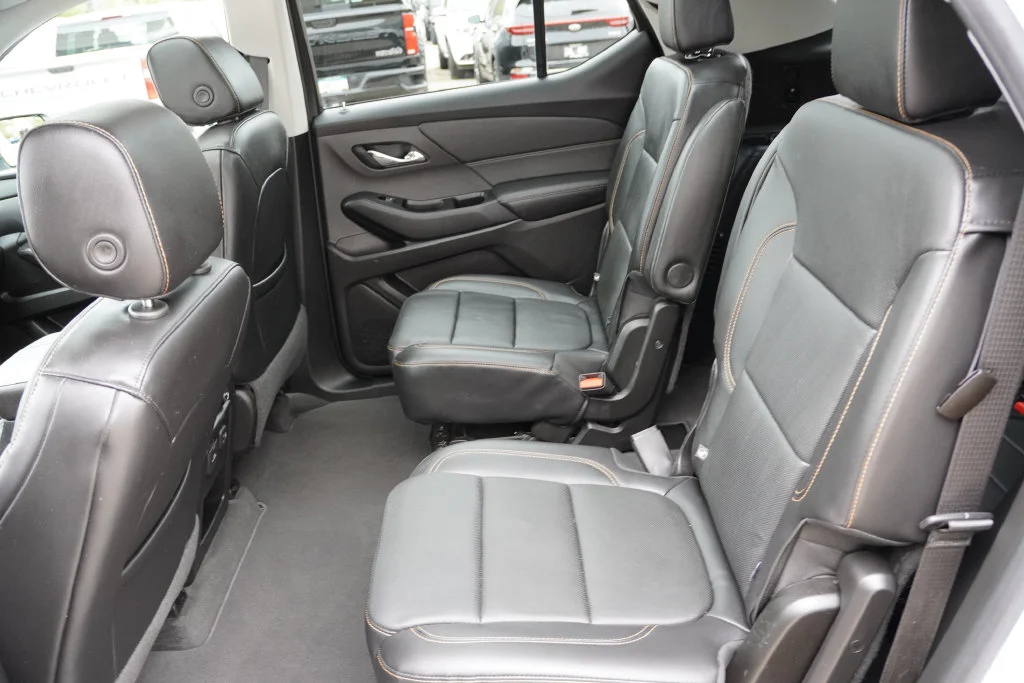 Certified Used 2019 Iridescent Pearl Tricoat Chevrolet Premier image 17