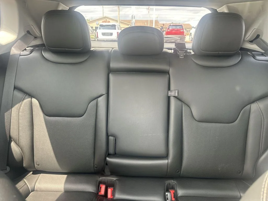 Used 2022 Silver Jeep Limited image 13