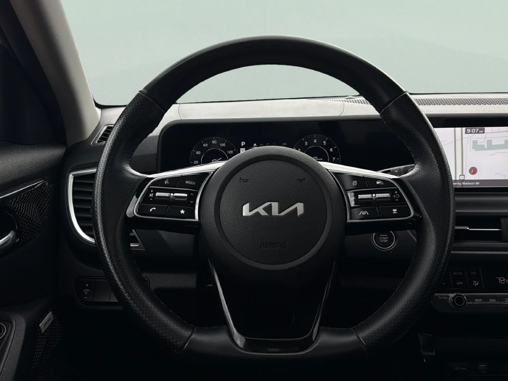 Used 2024 Pluton Blue Kia SX image 31