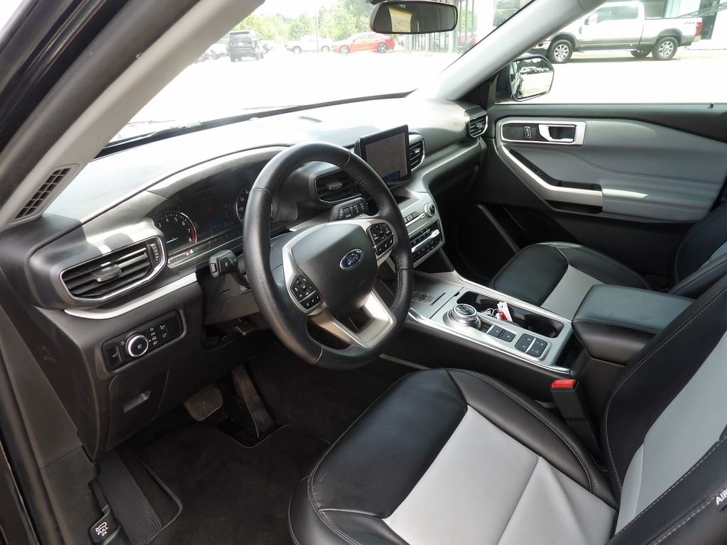 Used 2023 Black Metallic Ford XLT image 7