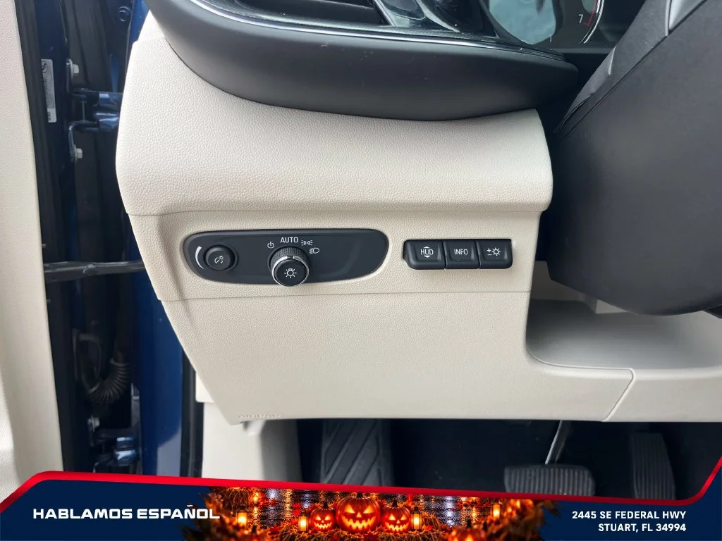 Used 2022 SAPPHIRE METALLIC Buick Essence image 24