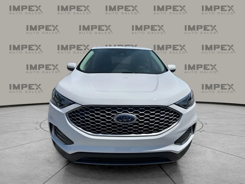 Used 2024 White Ford SEL image 8