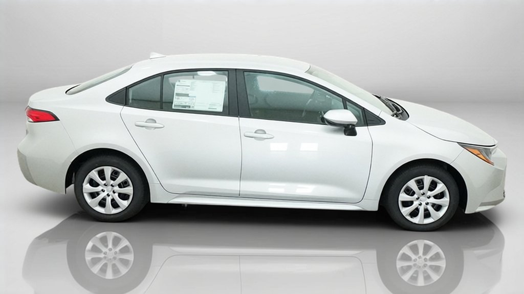 New 2027 Classic Silver Metallic Toyota LE image 37