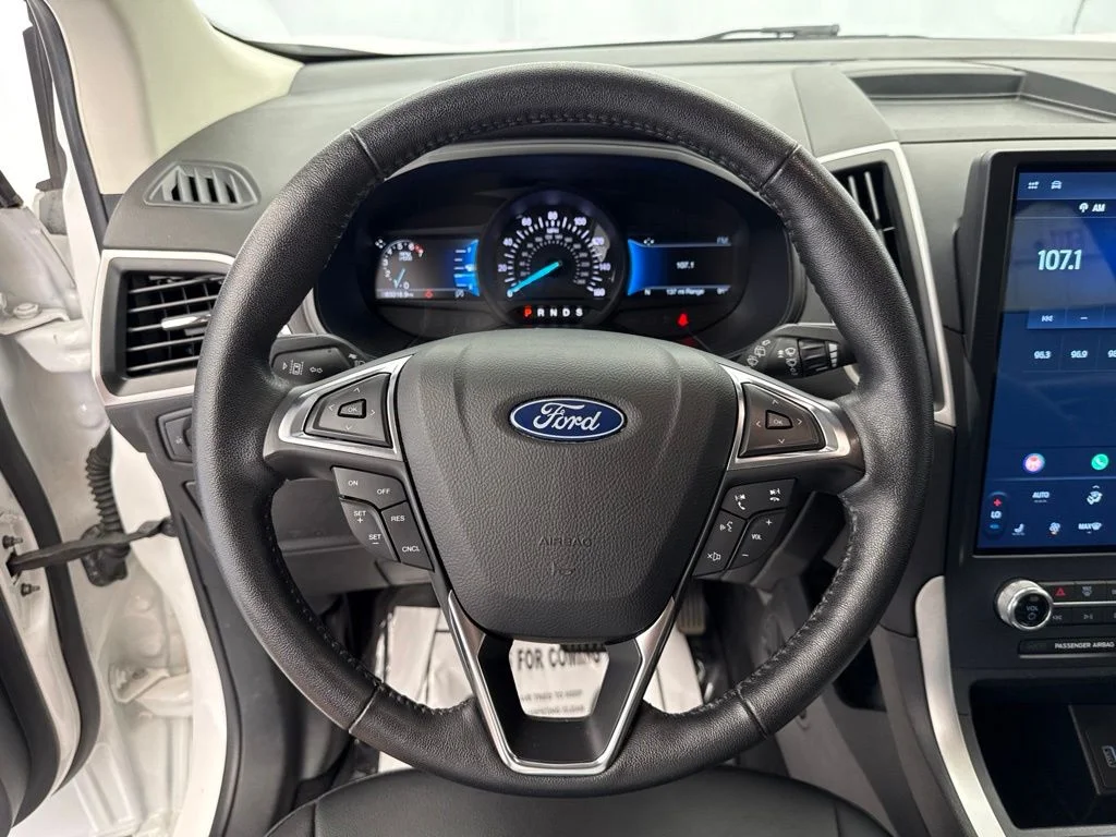 Used 2022 White Ford SEL image 26