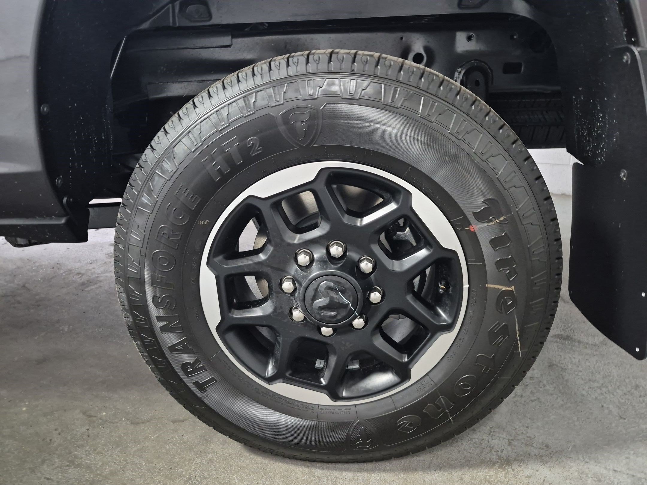 New 2026 Granite Crystal Metallic Clear-Coat Exterior Paint RAM Laramie image 13