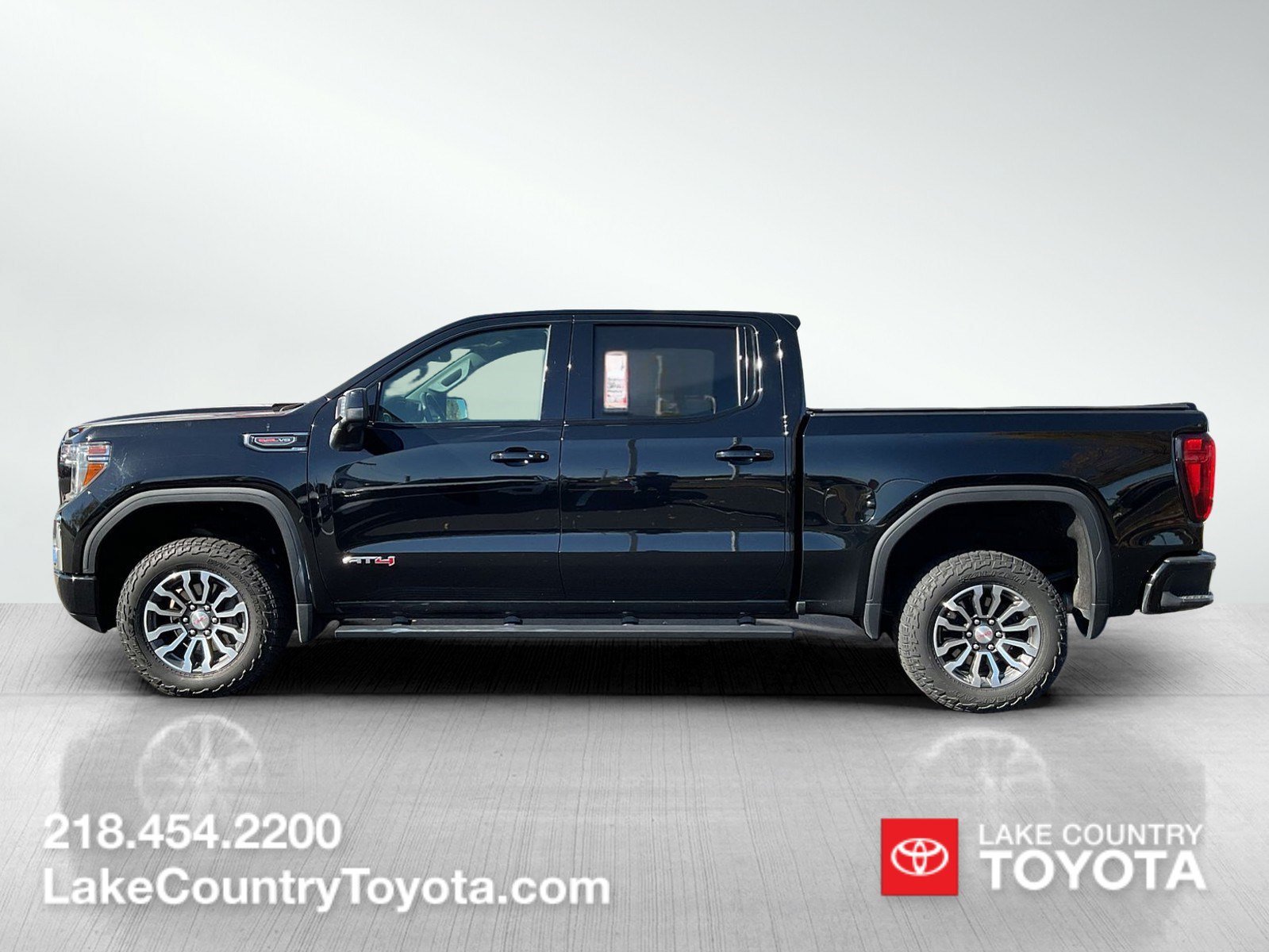 Used 2021 Onyx Black GMC AT4 image 2