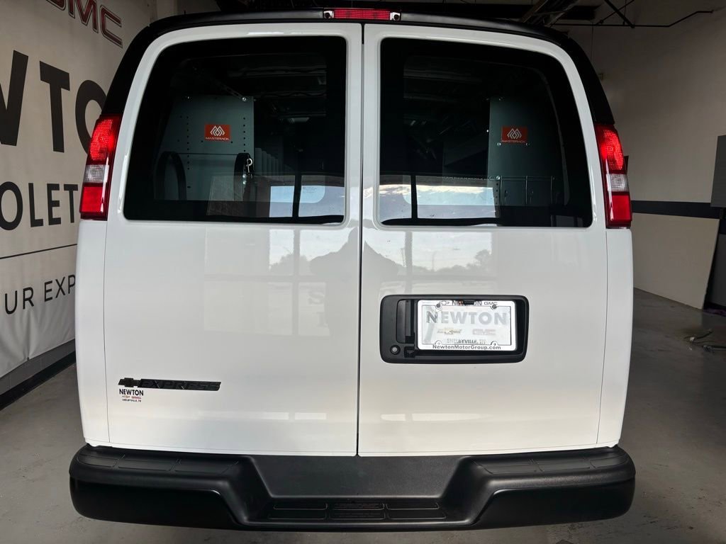 2025 Chevrolet Express Cargo Work Van - Photo 9