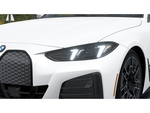 New 2026 Mineral White Metallic BMW xDrive40 image 6