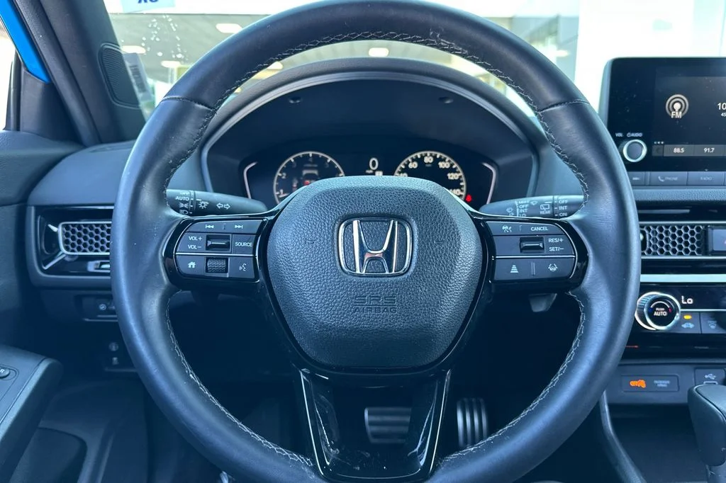 Used 2024  Honda Sport image 22