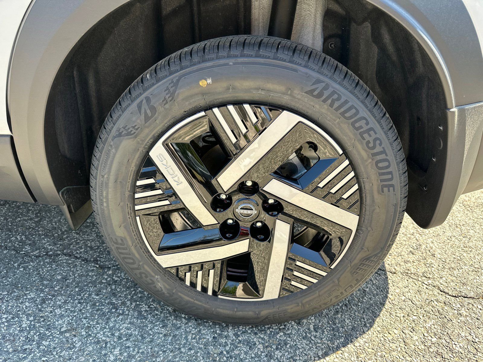 New 2026 White Nissan SV image 17