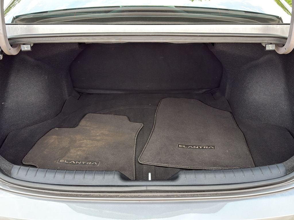 Used 2023 Silver Hyundai SEL image 29