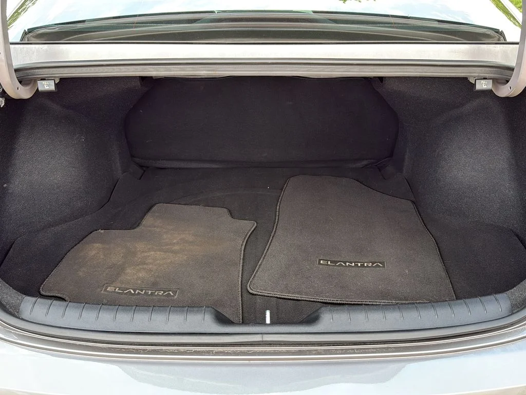 Used 2023 Silver Hyundai SEL image 29
