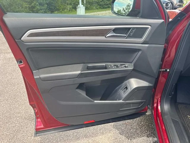Used 2019 Red Volkswagen 3.6L V6 SE image 27