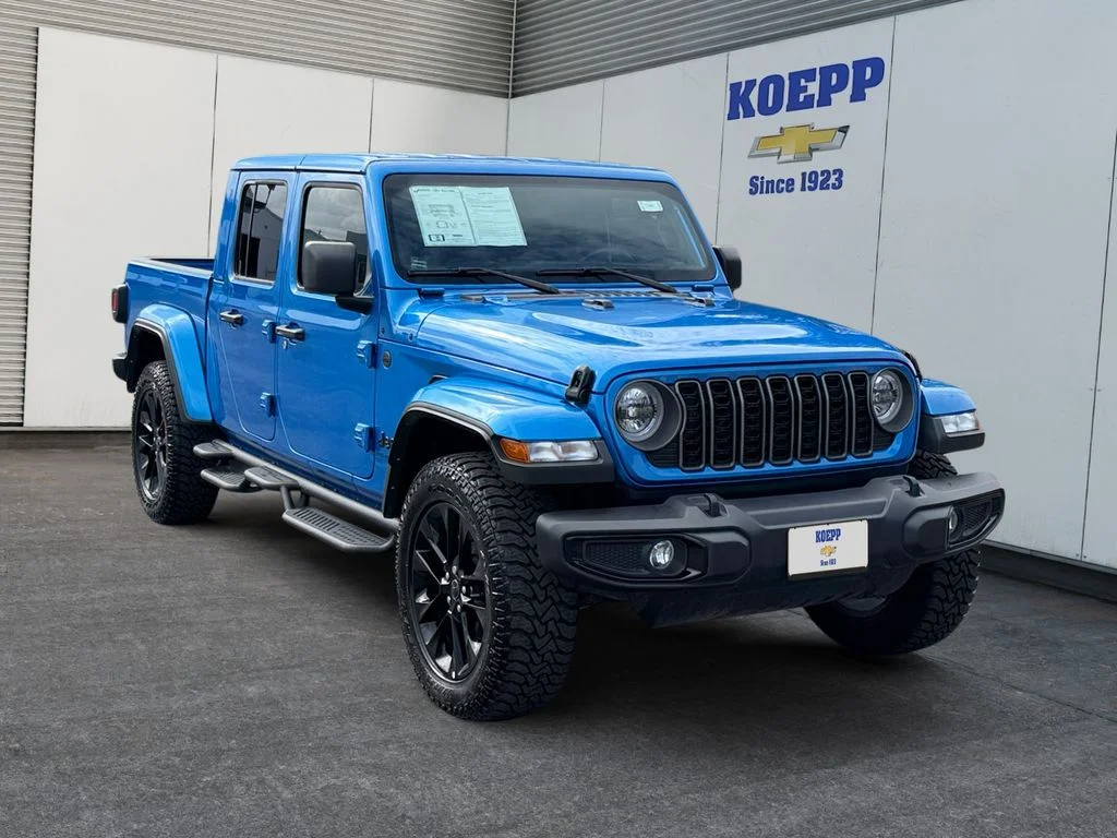 Used 2025 Hydro Blue Pearlcoat Jeep Nighthawk image 7