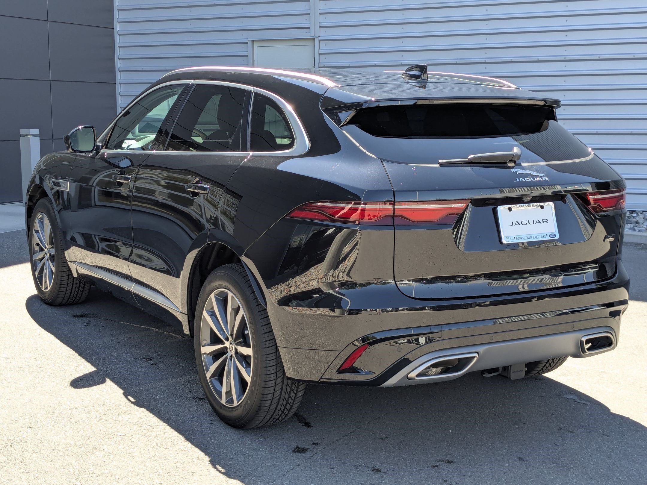 New 2026 Santorini Black JAGUAR  P400 R-DYNAMIC S image 7