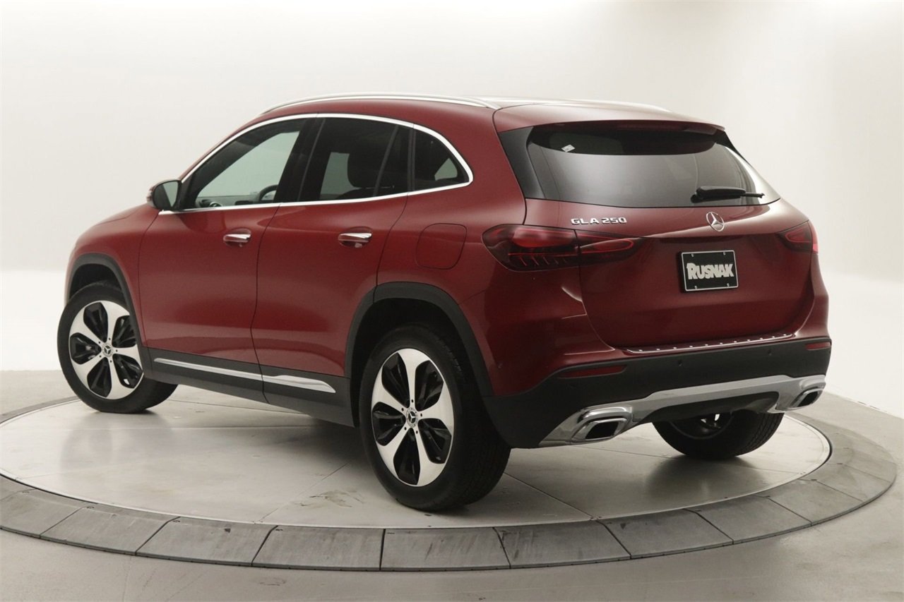 2026 Mercedes Benz GLA 250 photo 2