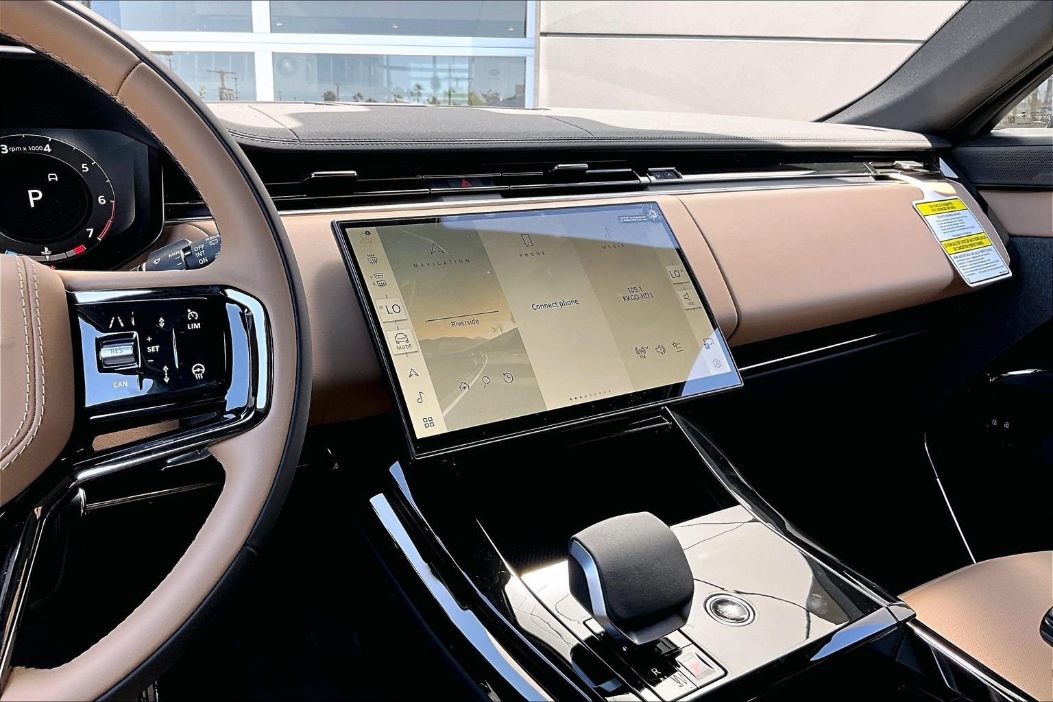 New 2027 Santorini Black Land Rover Dynamic SE image 7