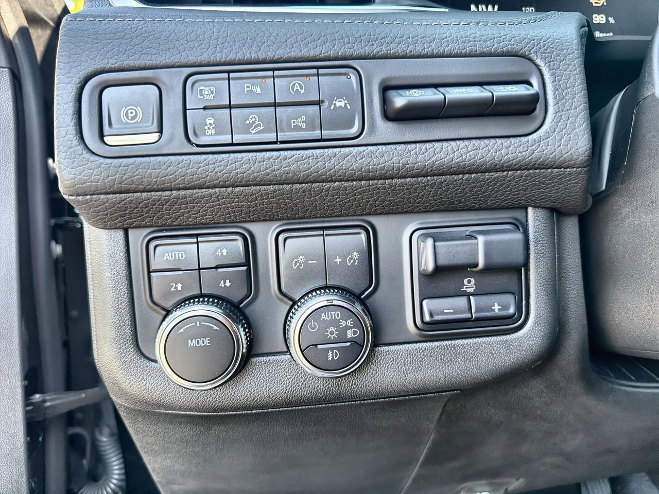 Used 2024 Onyx Black GMC Denali image 15