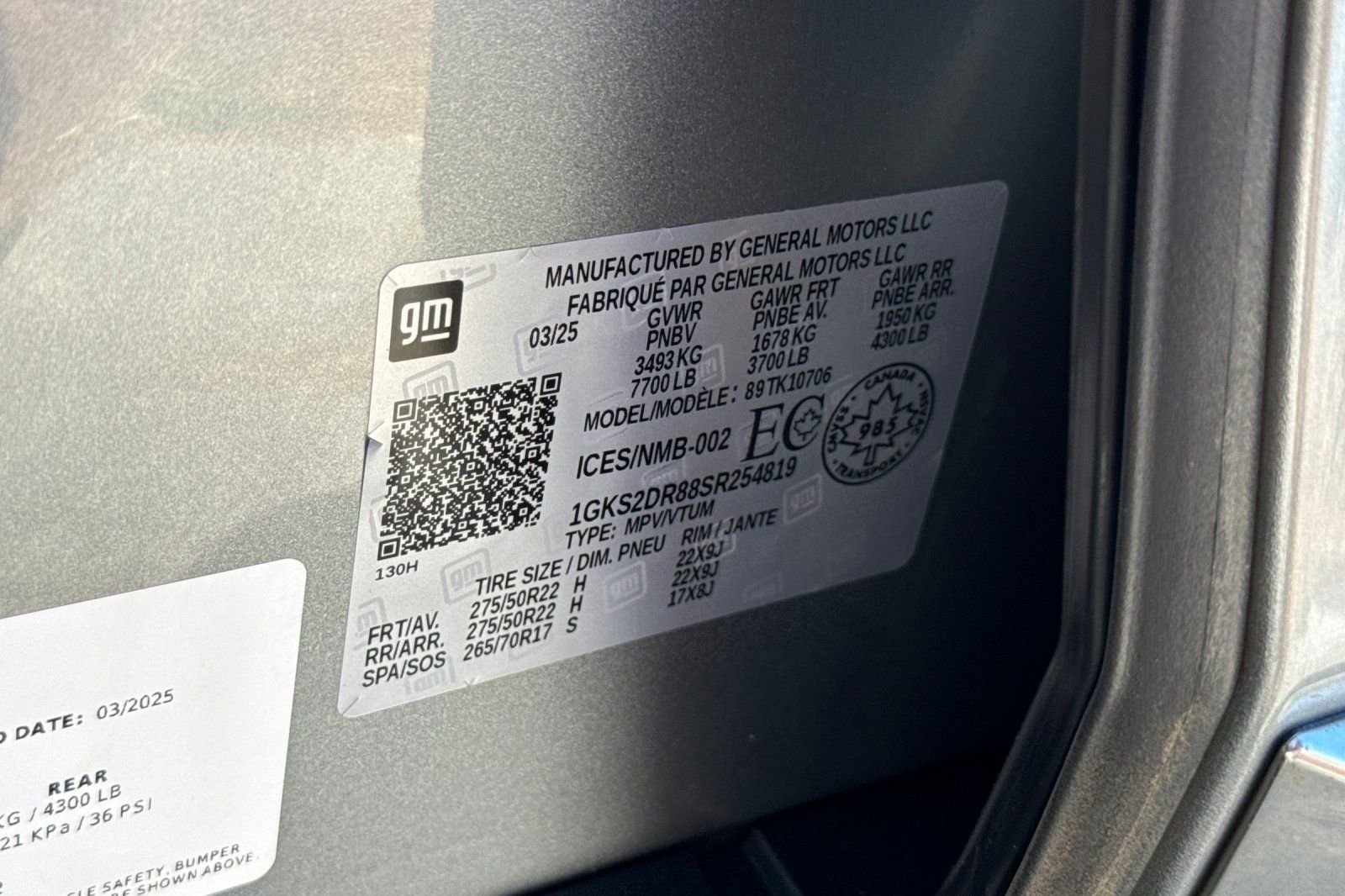 Used 2025  GMC Denali image 33