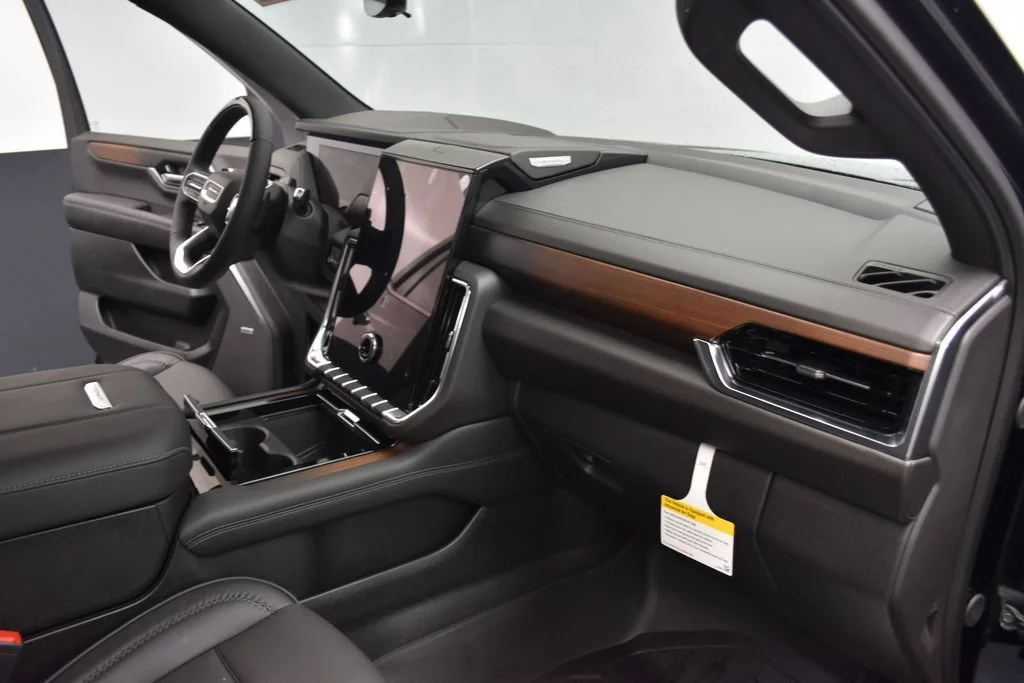 2026 GMC Yukon Denali - Photo 26