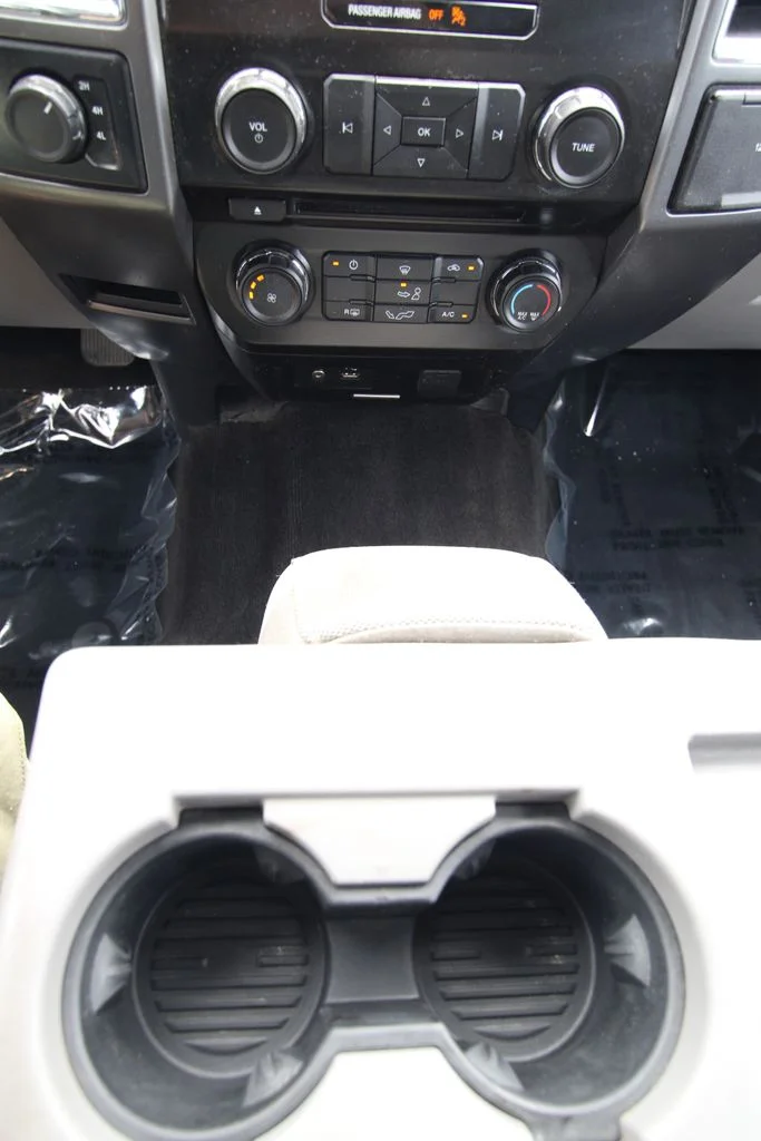 Used 2015 Red Ford XLT image 23