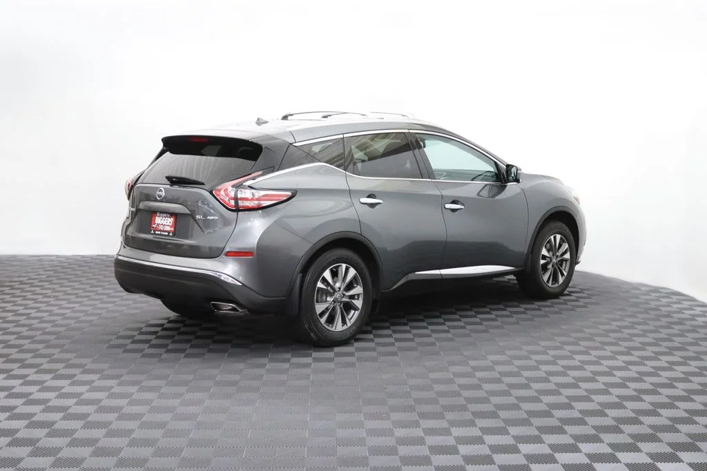 Used 2015 Gray Nissan SL image 8