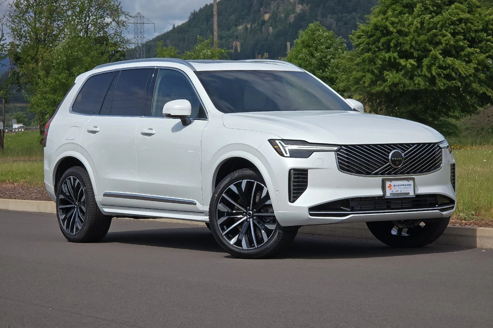 2026 Volvo XC90 T8 Recharge Plus Bright 7-Seat 4WD's photo
