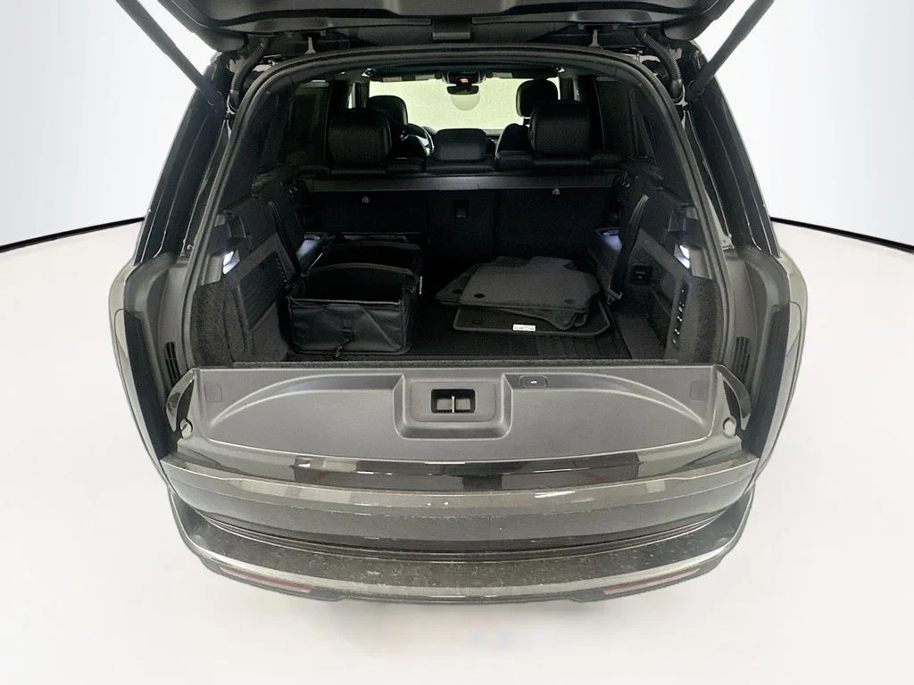 New 2026 Santorini Black Land Rover SE image 26