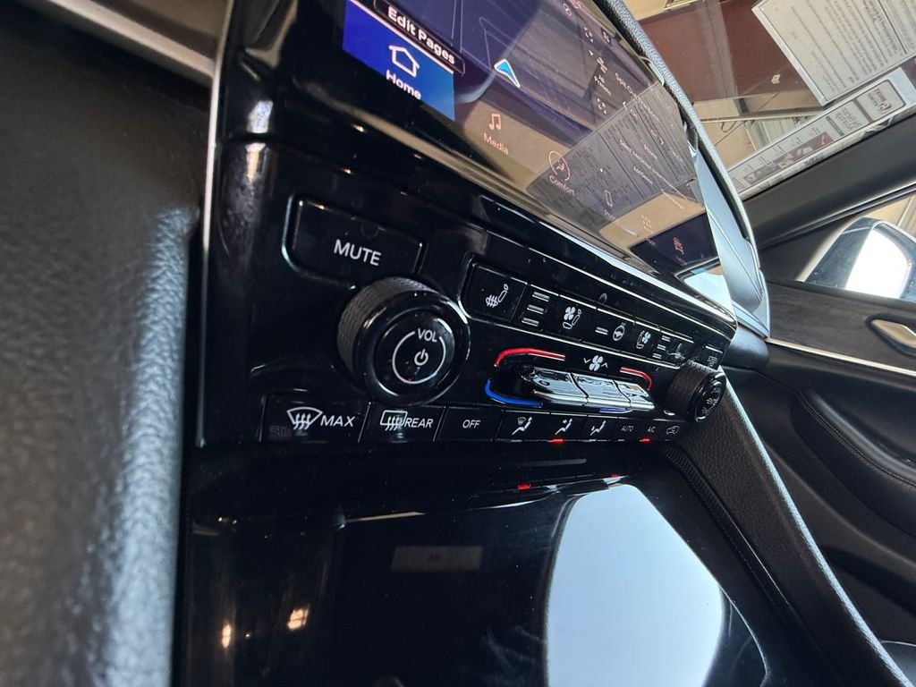 Used 2024 Black Jeep Limited image 23