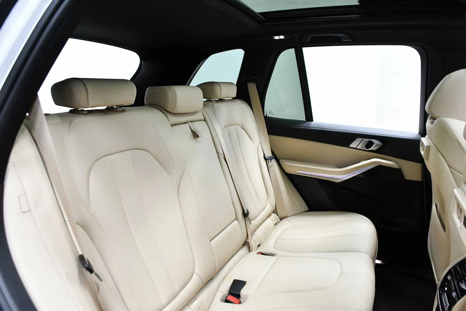 Used 2020 Alpine White BMW sDrive40i image 23