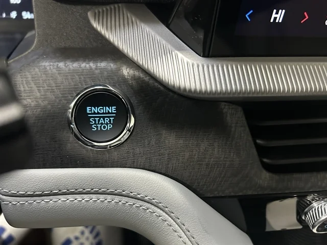 New 2026 Star White Metallic Tri-Coat FORD Platinum™ image 35