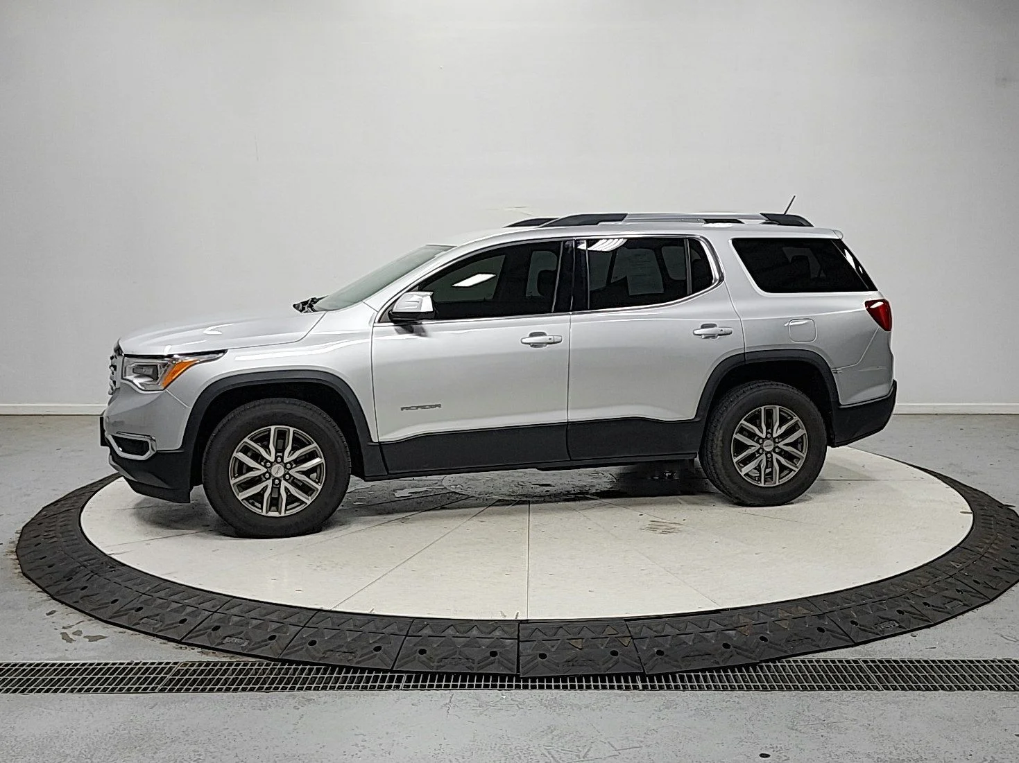 Used 2018 Silver GMC SLE-2 image 5