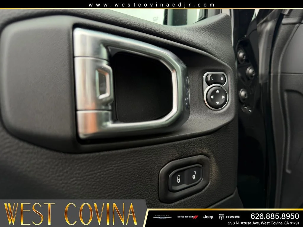New 2026 Black Clearcoat Jeep Mojave image 16