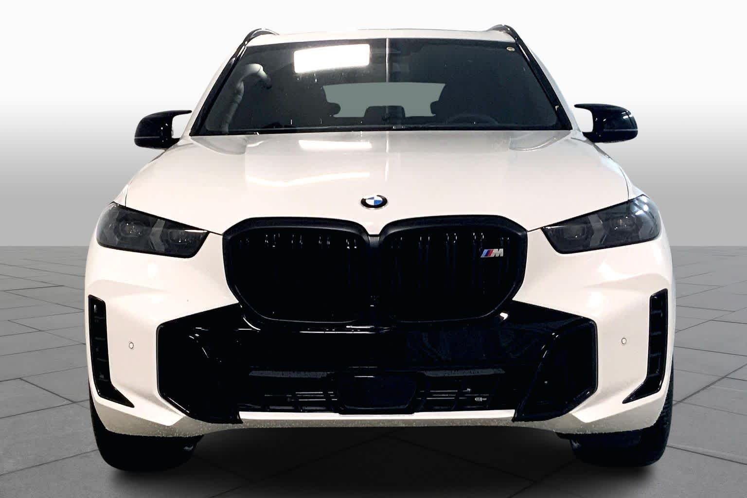 New 2026 Alpine White BMW M60i image 3