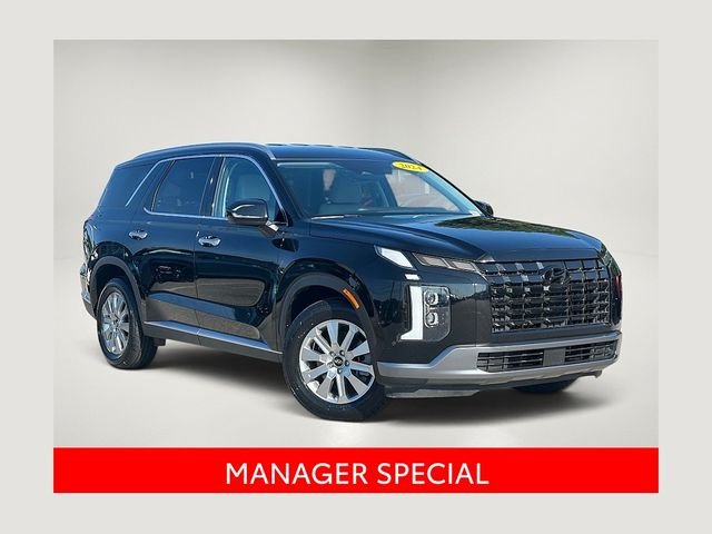 Used 2024 Black Hyundai SEL image 1