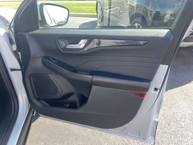 2025 Ford Escape ST-Line Select - Photo 39